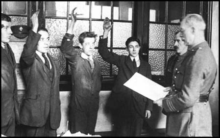 Recruitment in 1914